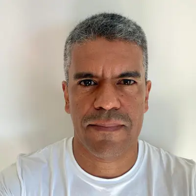 DIMITRI GUSMÃO FLÔRES