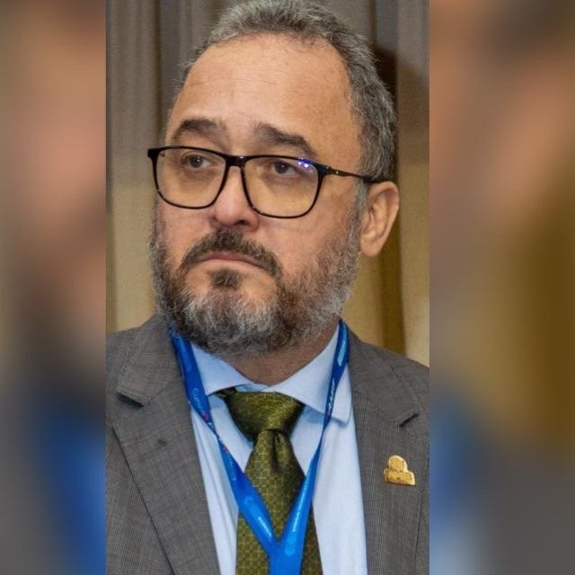 EDERLON ALVES DE CARVALHO REZENDE