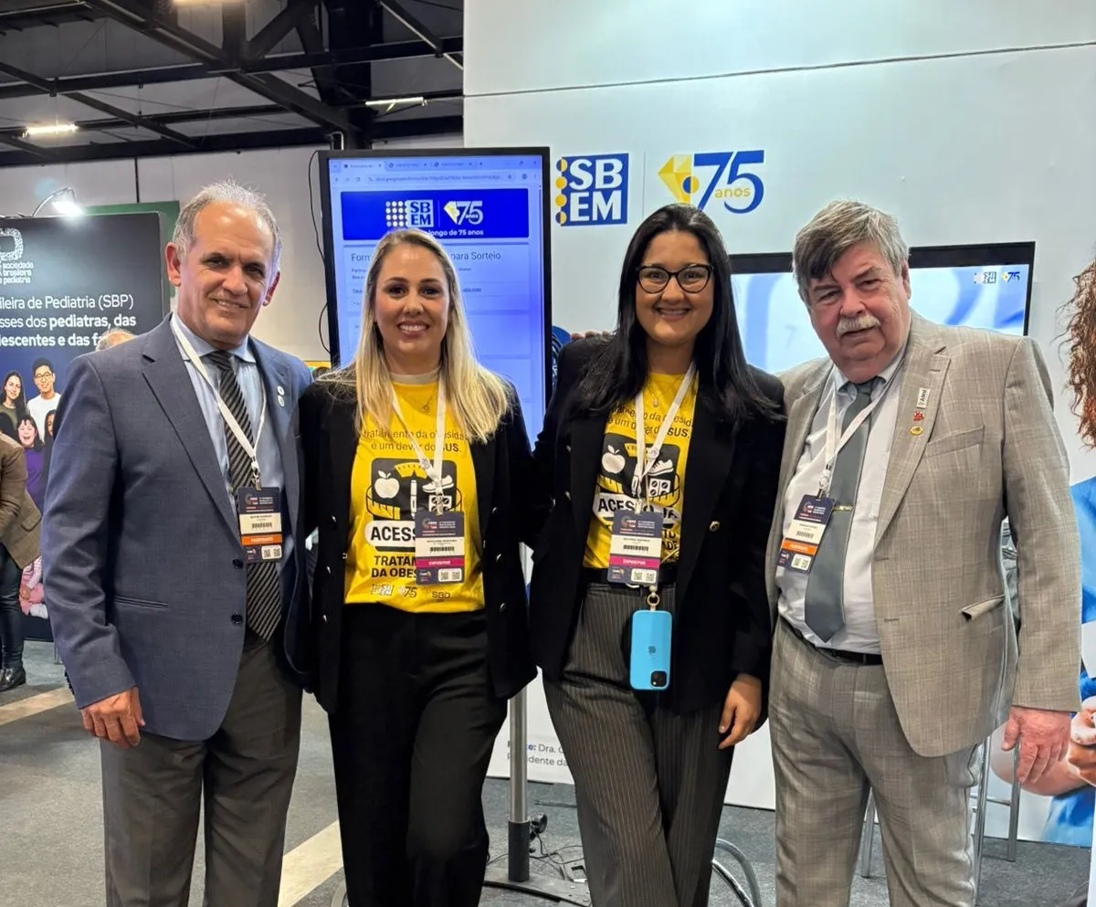 Dr. Neuton Dornelas, Roselaine Monteiro, Victoria Marinho e Dr. Raimundo Sotero
