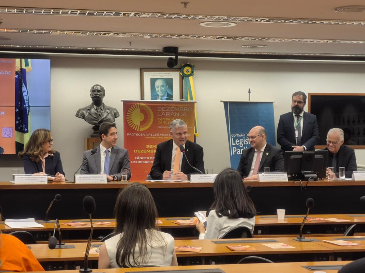 Foto-seminario-da-SBD-na-Camara-dos-Deputados-1200x900.jpeg