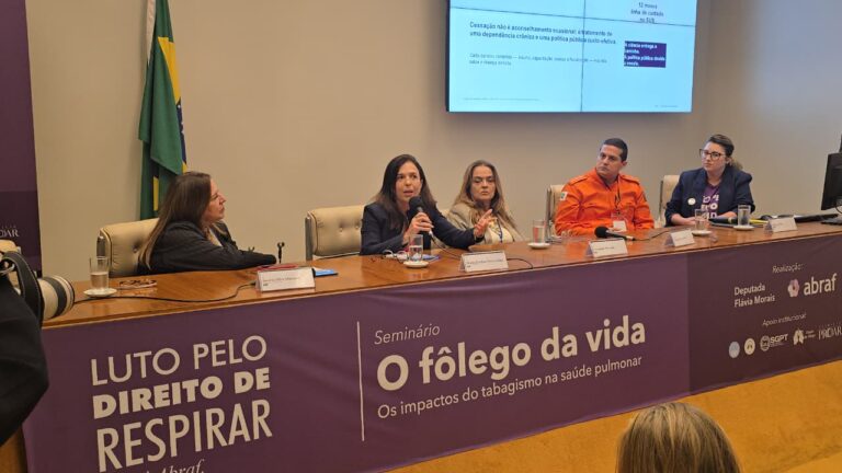 SBPT participa de seminário no Congresso Nacional sobre os impactos do tabagismo